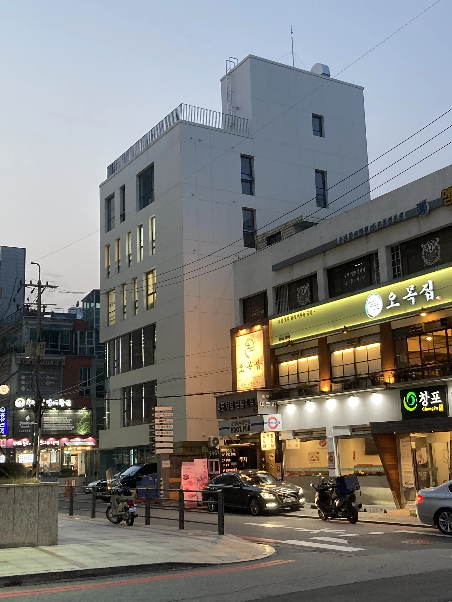 대치동 영감수학 건물외관-야경